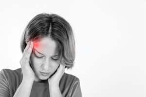 הקשר בין כאבי צוואר ומיגרנות 